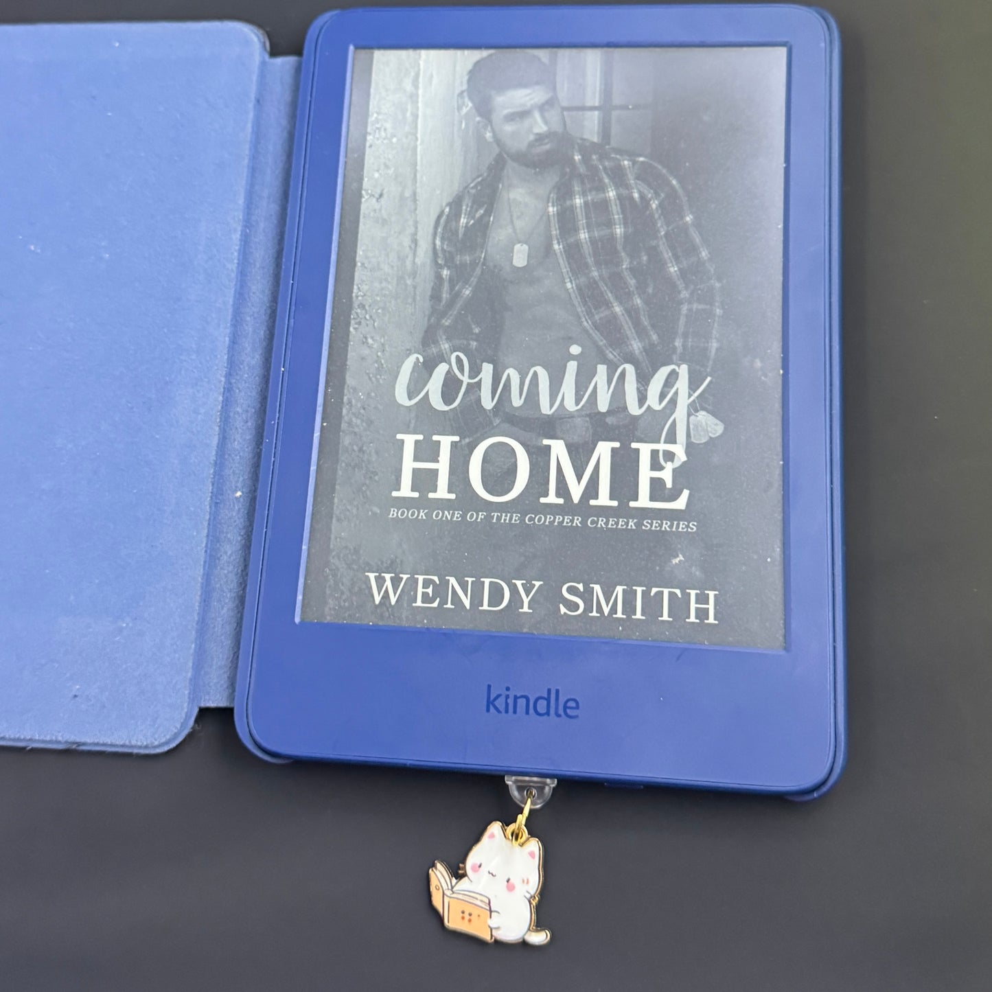 Reading Cats Kindle Charm - Dust Plug