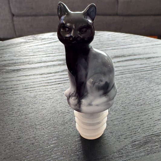 Black and White Cat resin bottle stopper